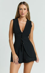 Olivia Shorts - Drawstring Relaxed Linen Shorts in Black