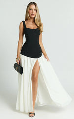 Hilary Maxi Dress - Contrast Sweetheart Bodice Fit And Flare Dress in Black